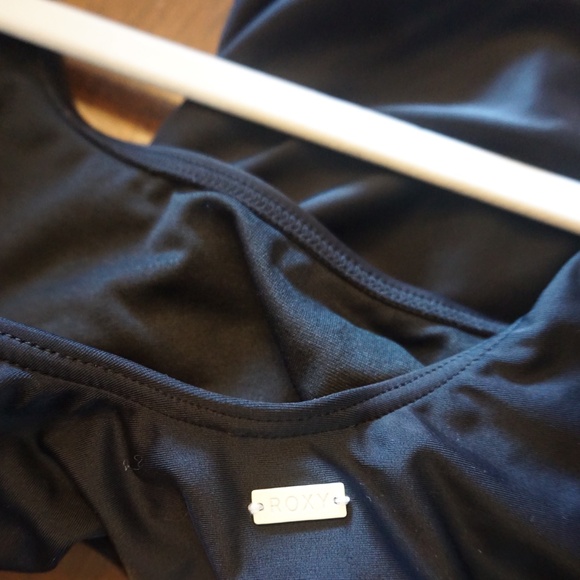 Roxy One Piece Body Suit Swimsuit in black - Size Small - Picture 3 of 4